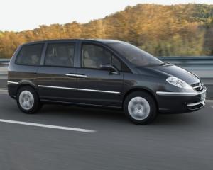 Cotroen C8 7 seater car hire