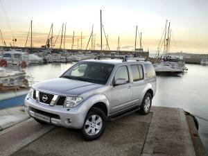 Nissan Pathfinder 7 seater car hire